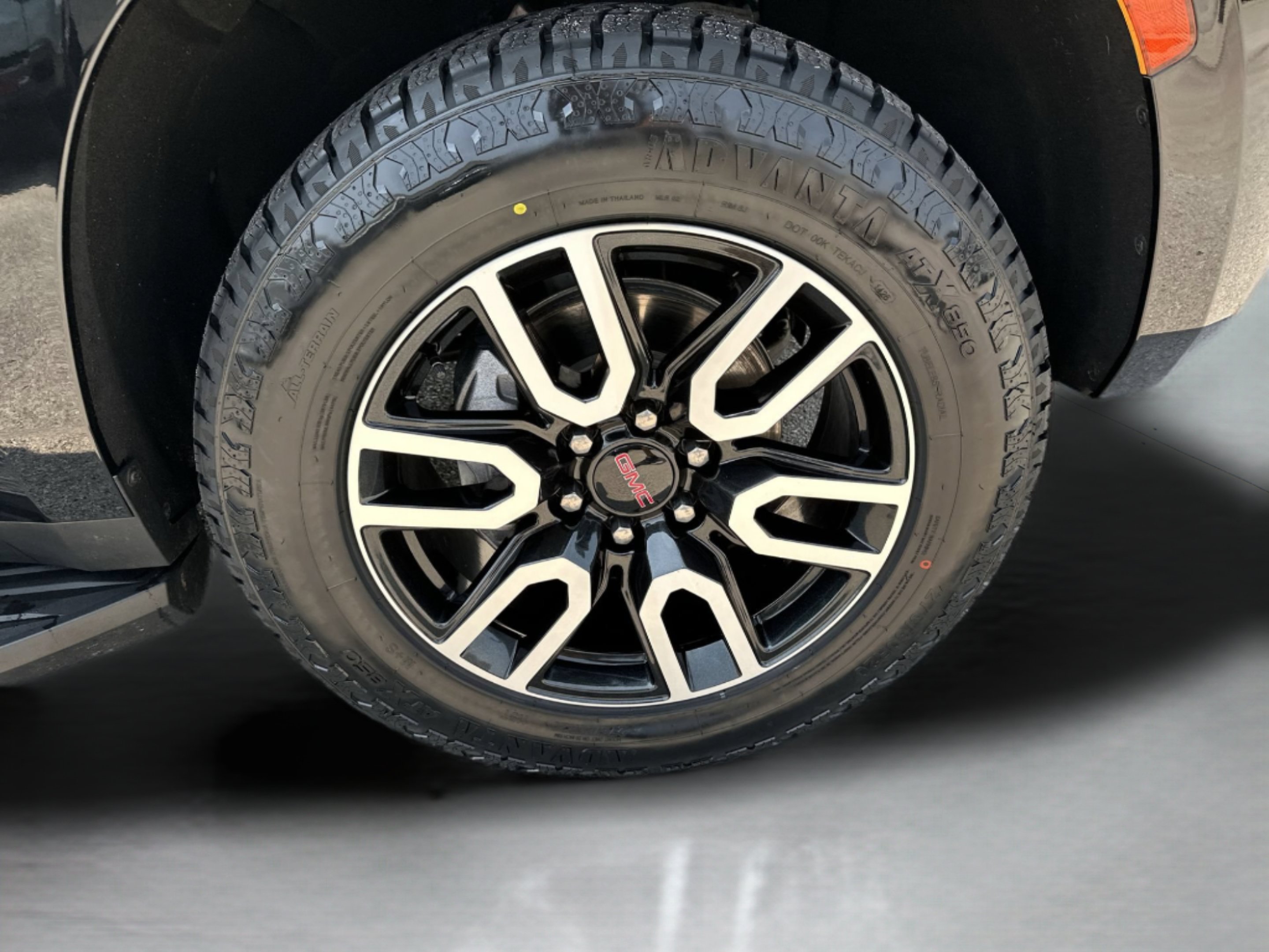Used 2024 Onyx Black GMC AT4 image 30