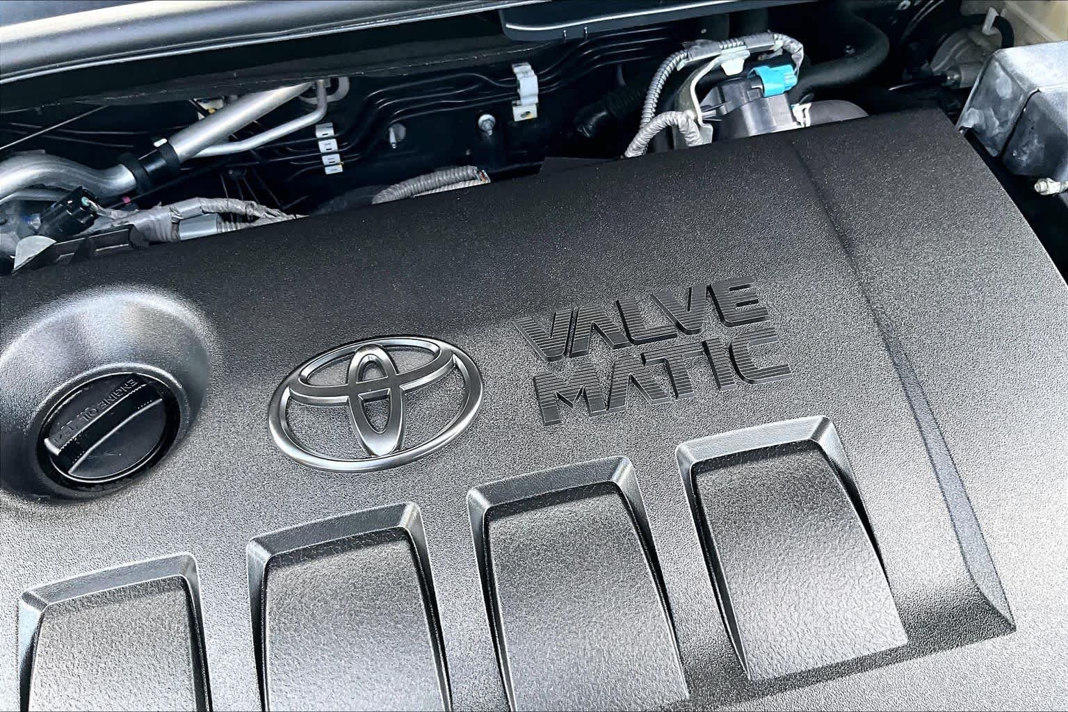 Used 2020 Silver Knockout Metallic Toyota XLE image 32