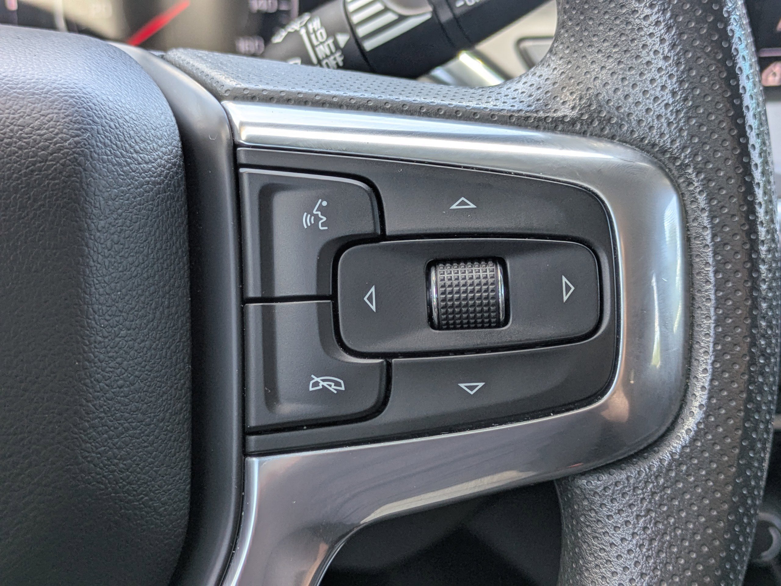 Used 2021 Pewter Metallic Chevrolet LT image 23