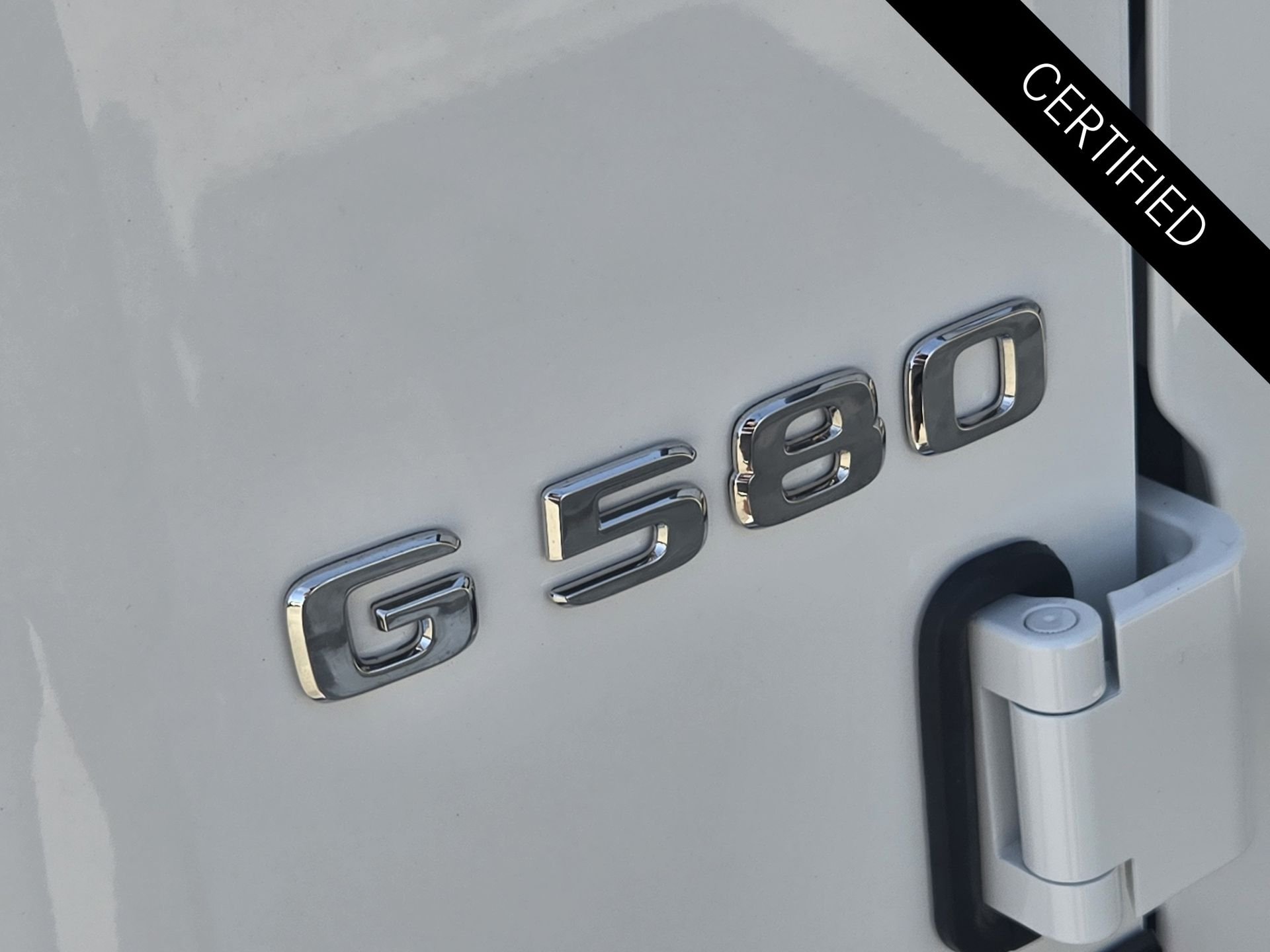 Certified Used 2025 MANUFAKTUR Moonlight Whit Mercedes-Benz G 580 image 12