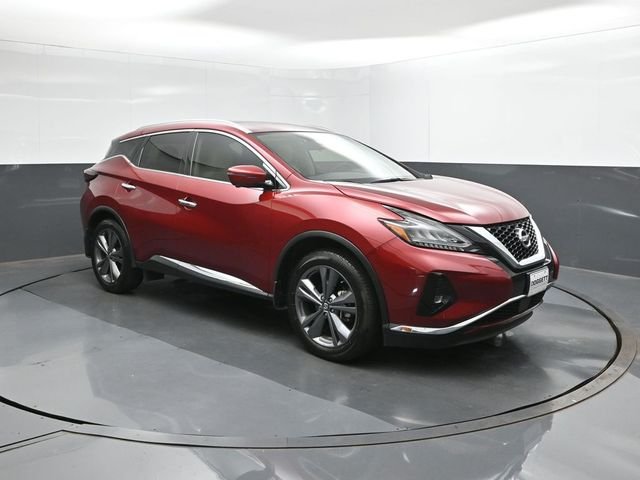 Used 2022 Red Nissan Platinum image 26