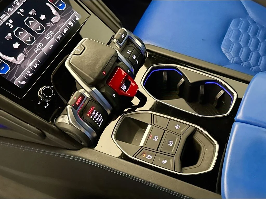 Used 2022 Black Lamborghini  image 17