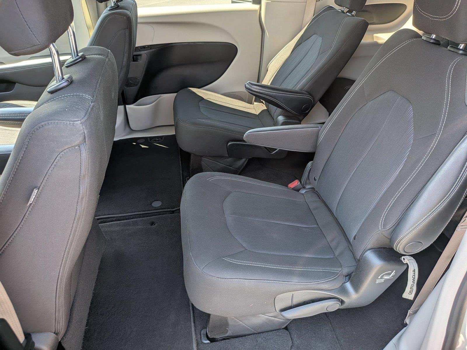 Used 2023 Bright White Clearcoat Chrysler LX image 30