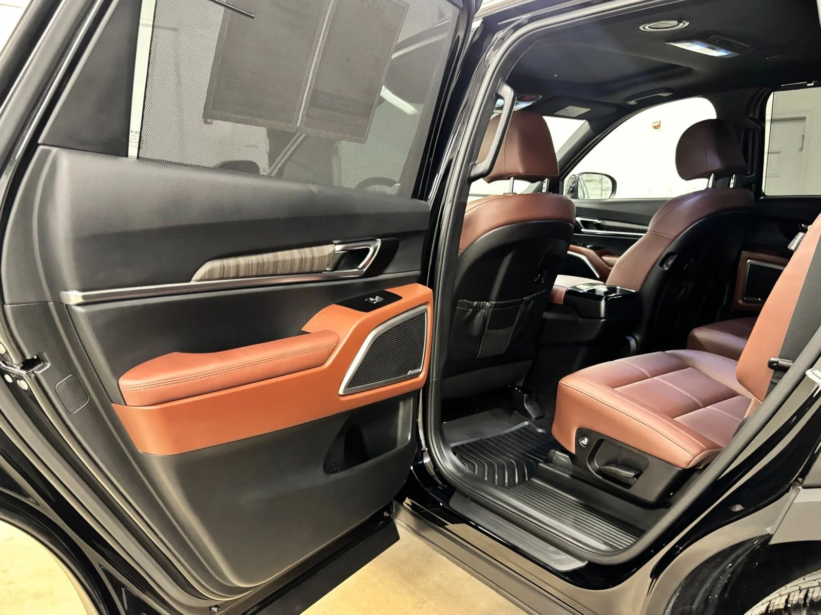 Used 2024 Black Kia EX image 19