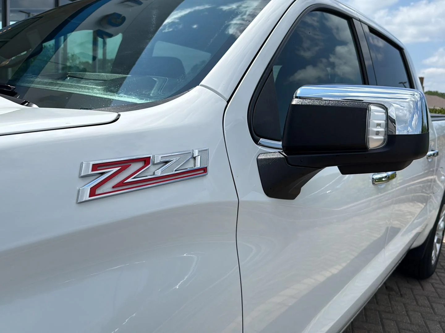Used 2022 Summit White Chevrolet LTZ image 10