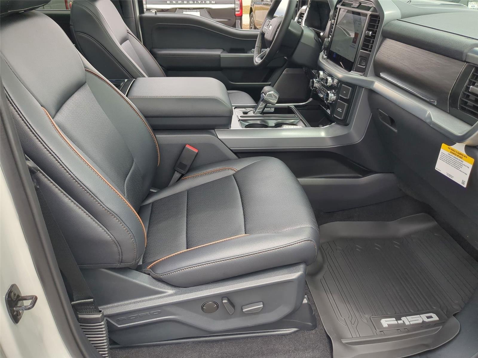 New 2026 Star White Metallic Tri-Coat Ford Lariat® image 40