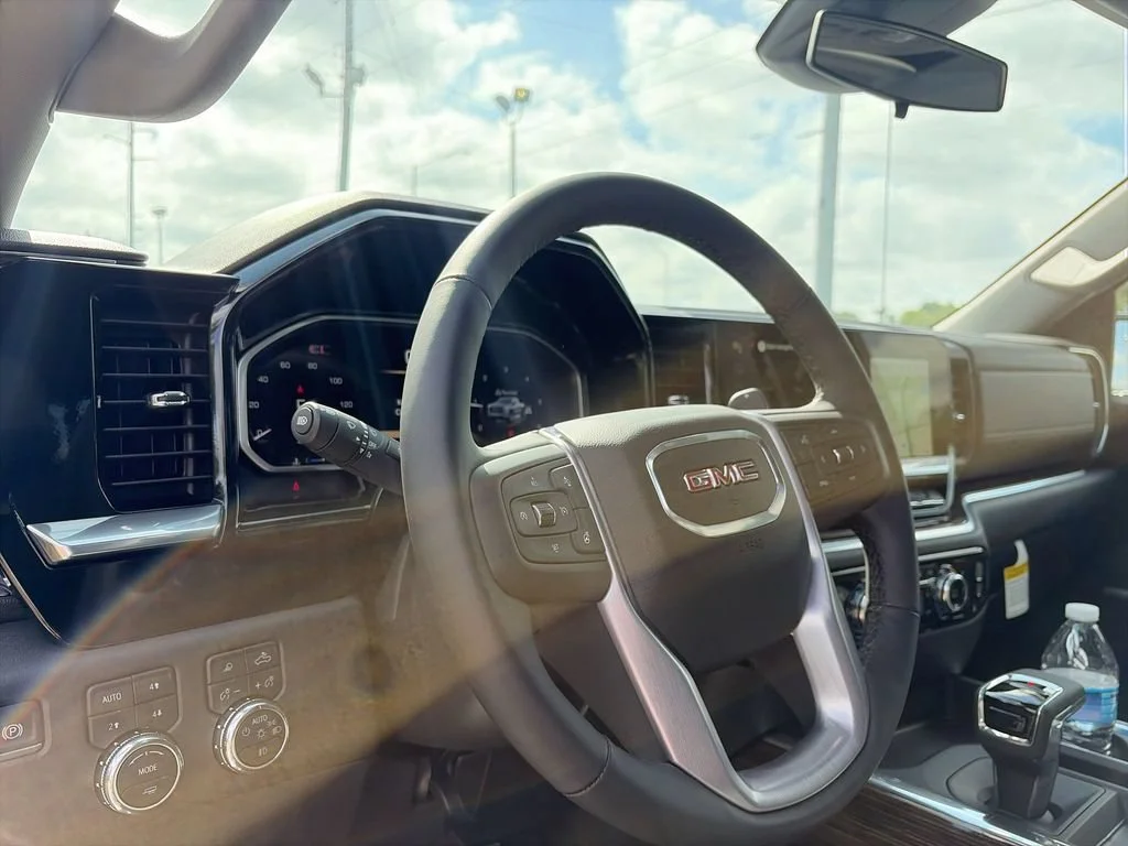 New 2026 Onyx Black GMC Elevation image 19