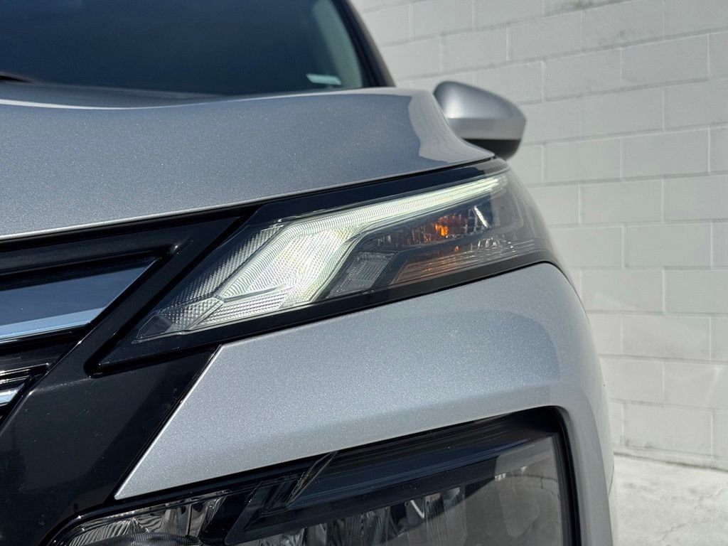 Used 2024 Silver Nissan SV image 9