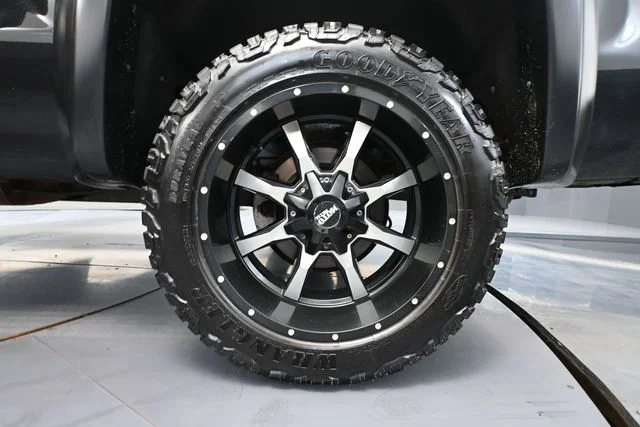Used 2014 Black GMC SLT image 13