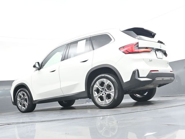Used 2023 White BMW xDrive28i image 41