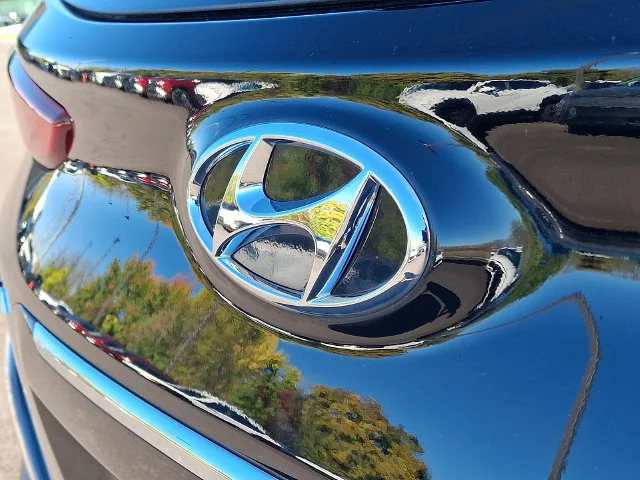 Used 2023 Black Hyundai Limited image 31