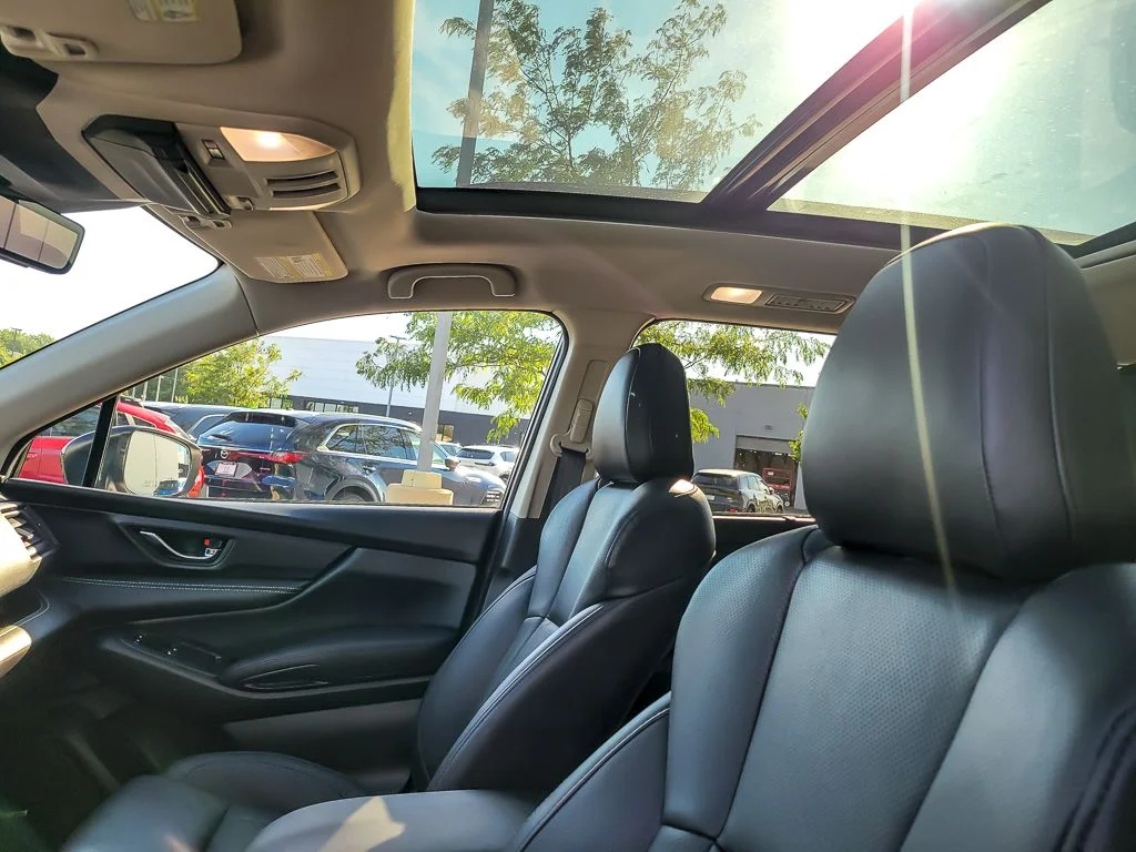 Used 2025 White Subaru Onyx Edition Touring image 9