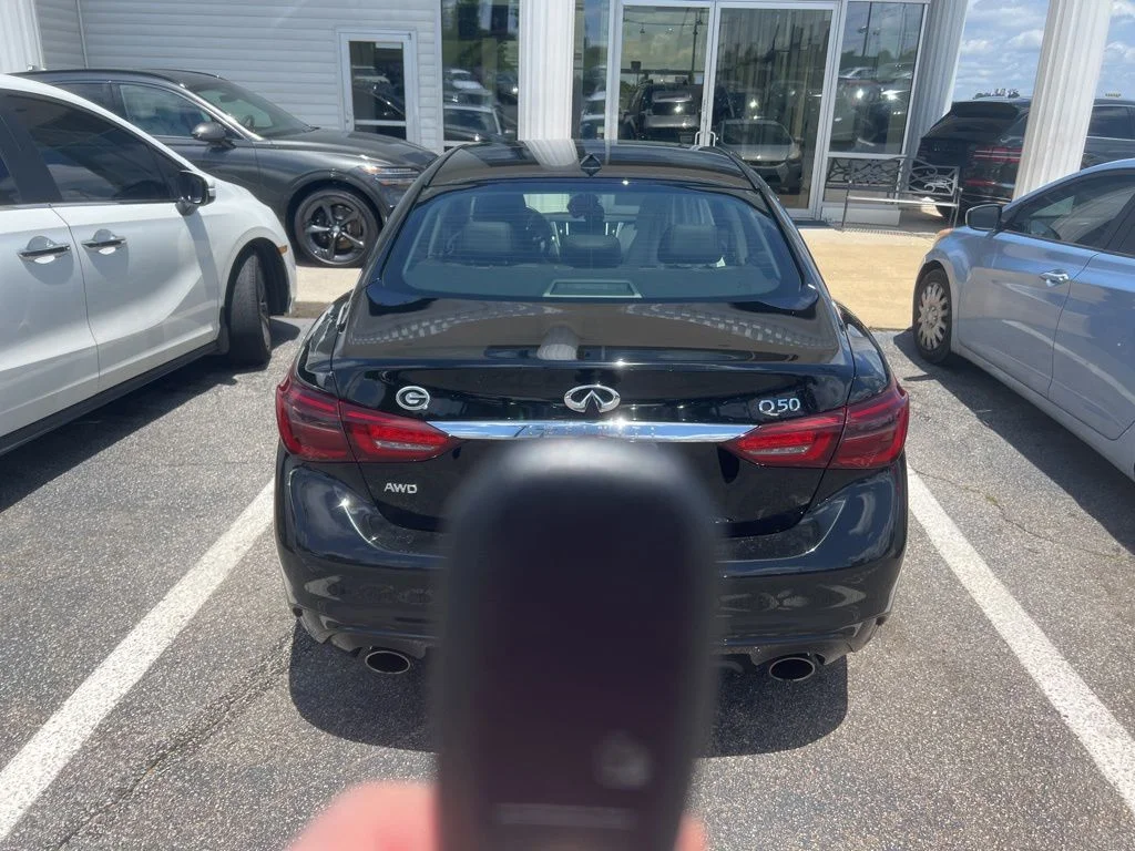 Used 2020 Black INFINITI 3.0t LUXE image 4