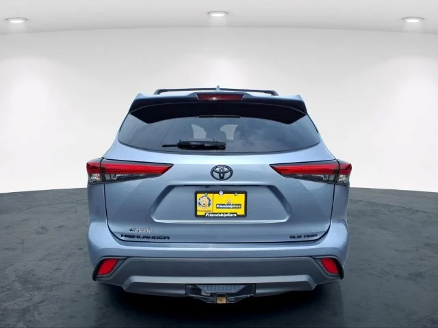 Used 2022 Blue Toyota XLE image 10