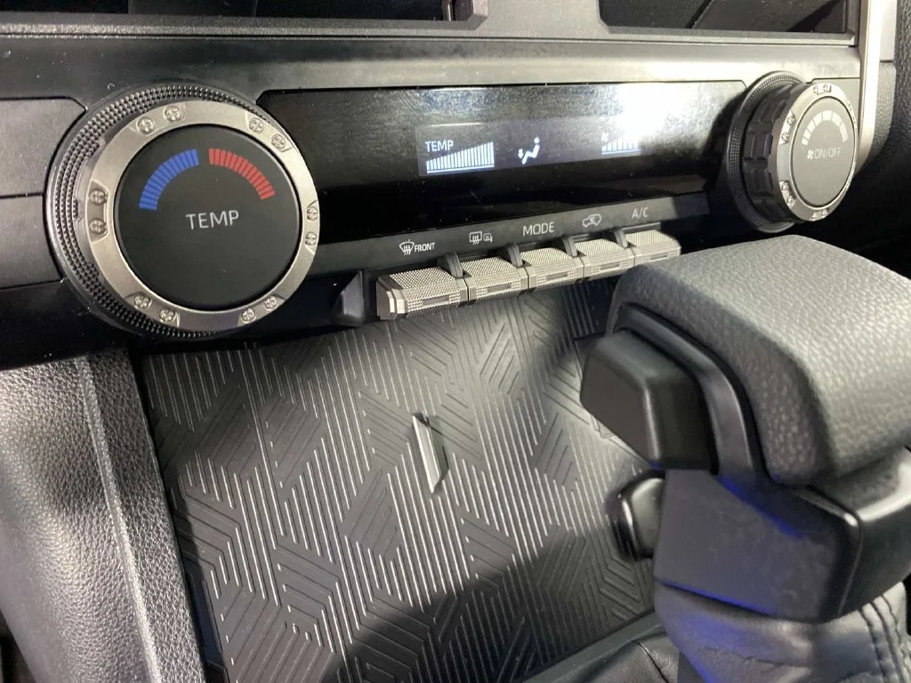 Used 2025 Cutting Edge Toyota SR5 image 20