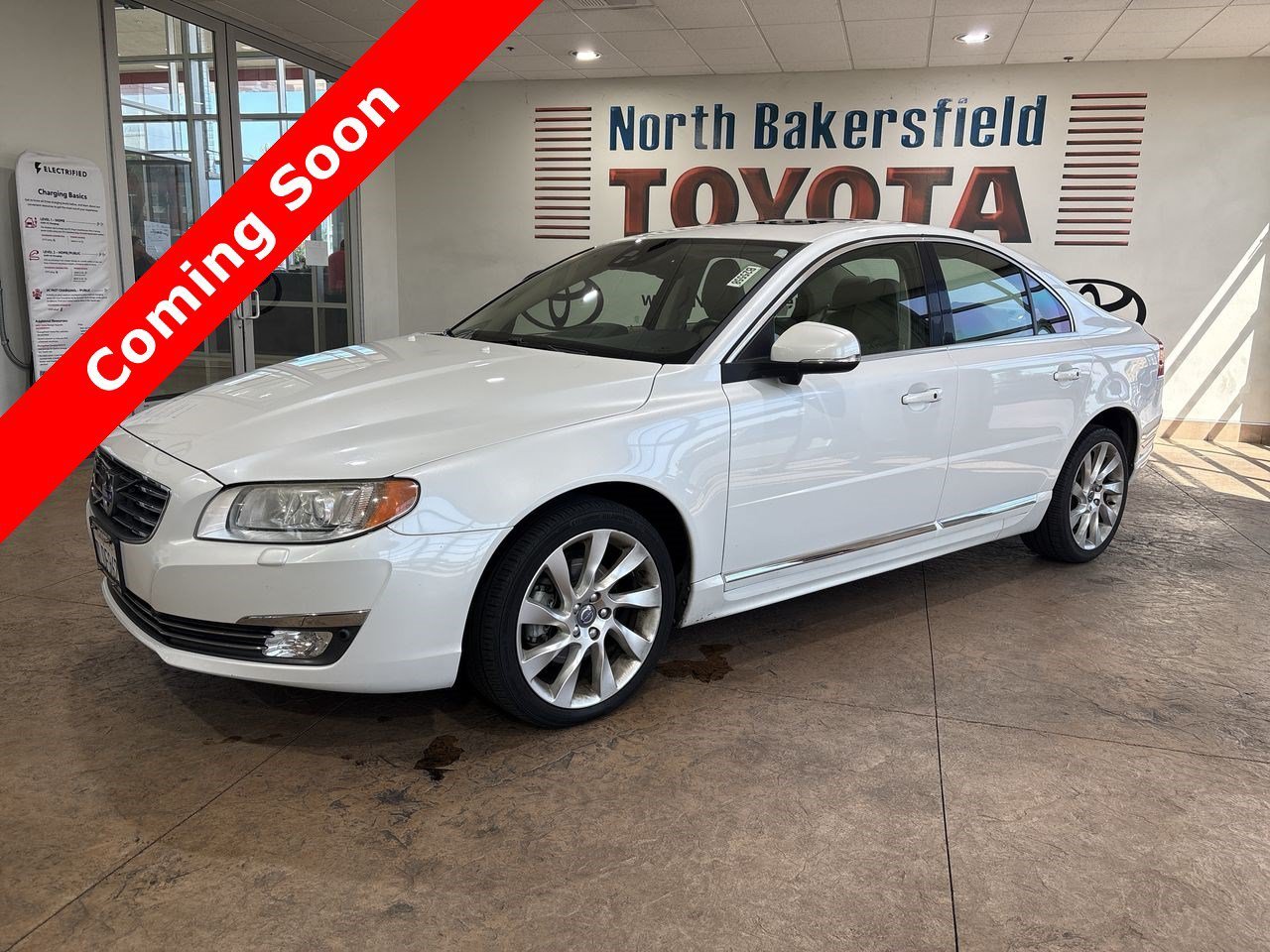 Used 2015 Crystal White Pearl Volvo T6 Platinum image 1