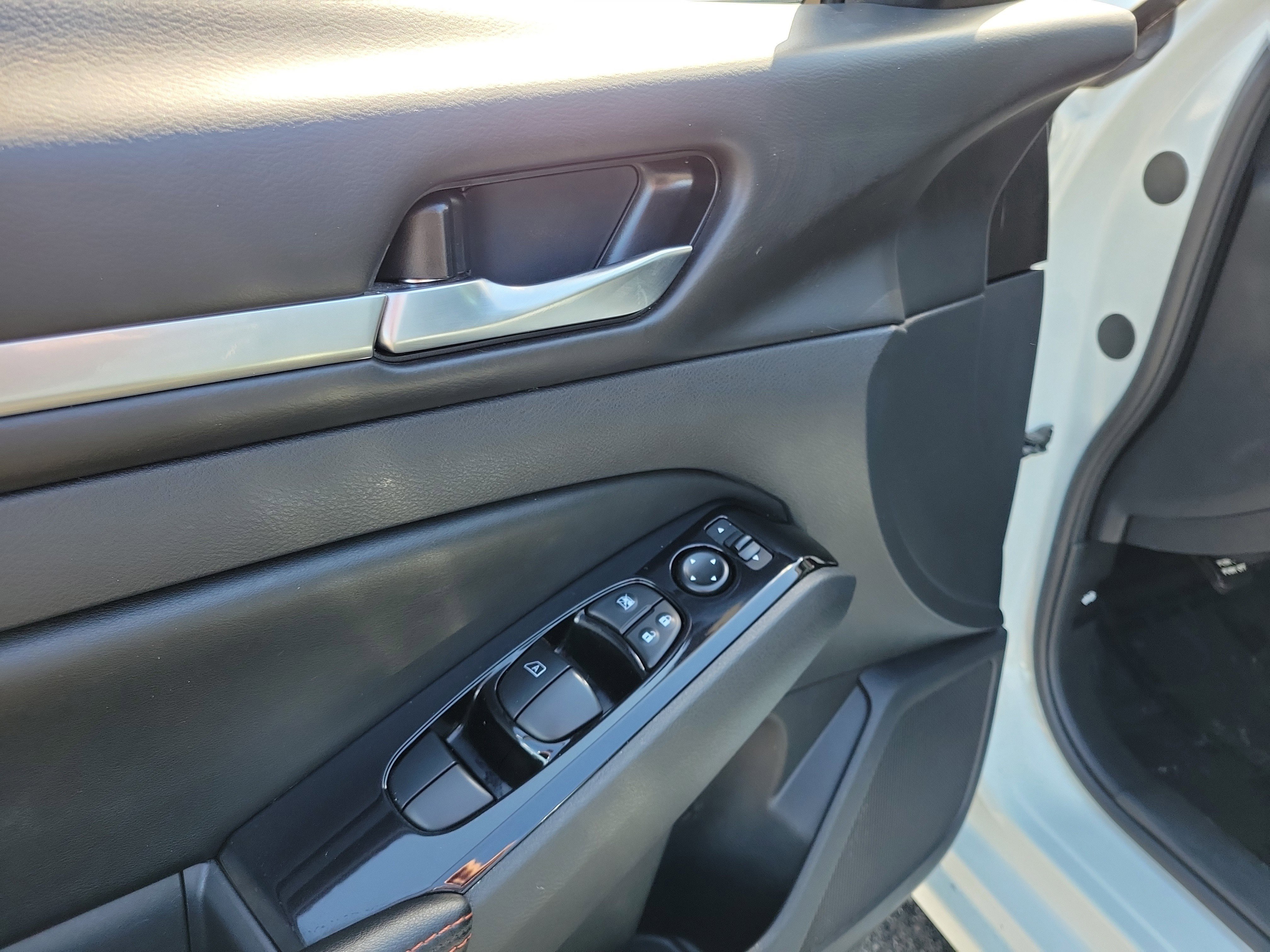 2025 Nissan Altima SR - Photo 18