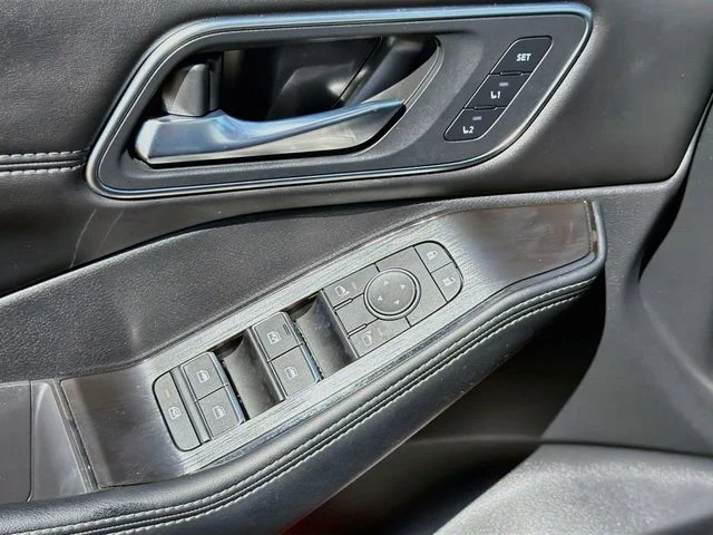 Used 2026 Gold Nissan Platinum image 19