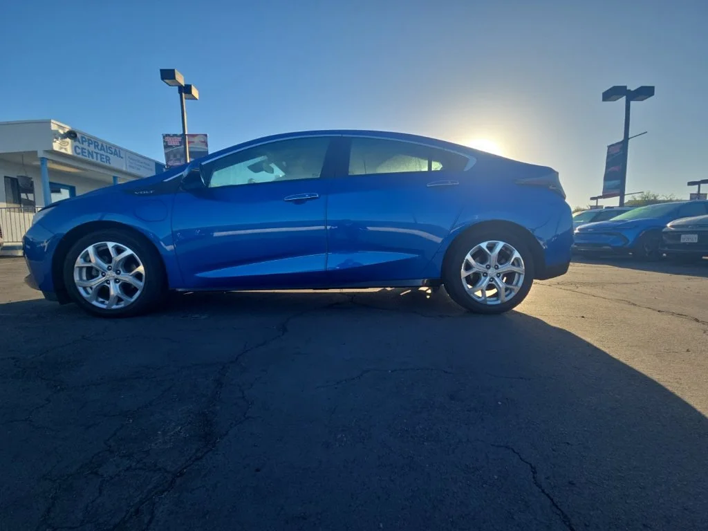 Used 2016 Blue Chevrolet Premier image 6