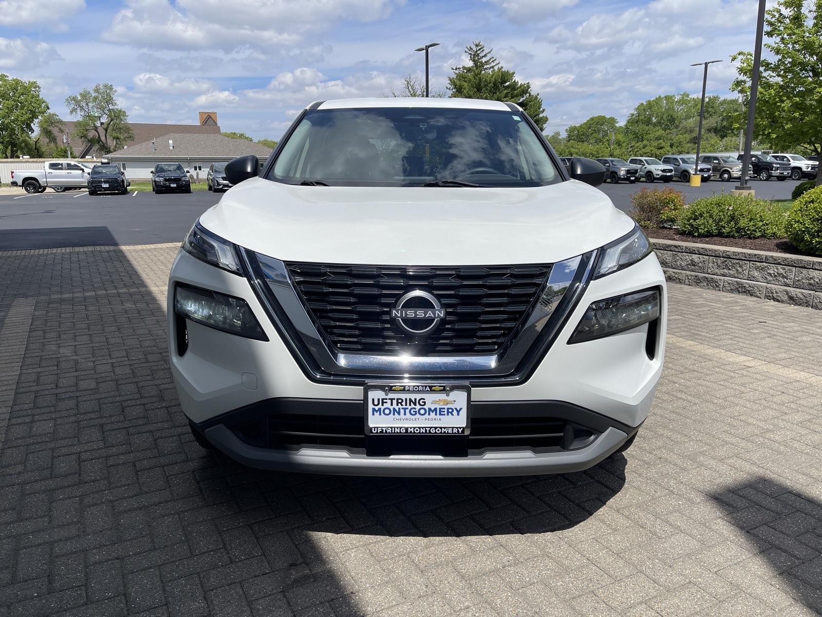 Used 2023 Glacier White Nissan S image 8