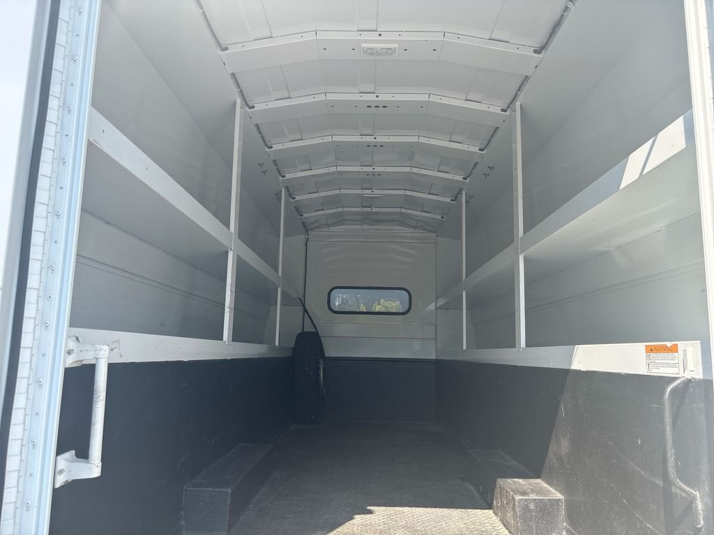 Used 2020  Mercedes-Benz Standard Roof V6 image 20