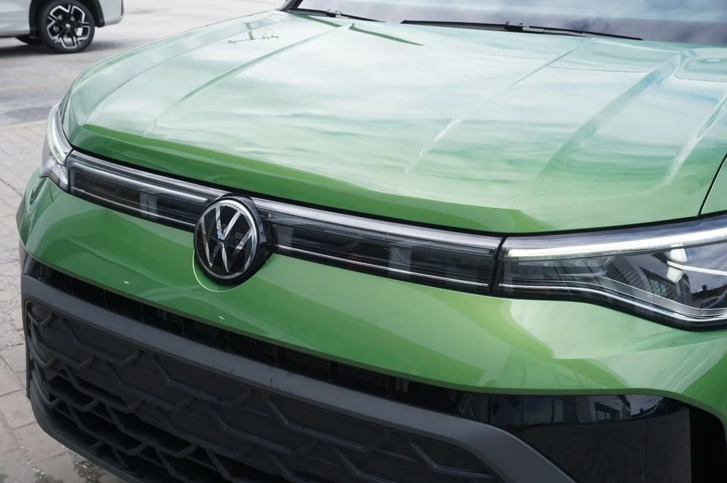 Certified Used 2025 Green Volkswagen 1.5T SE Black image 31