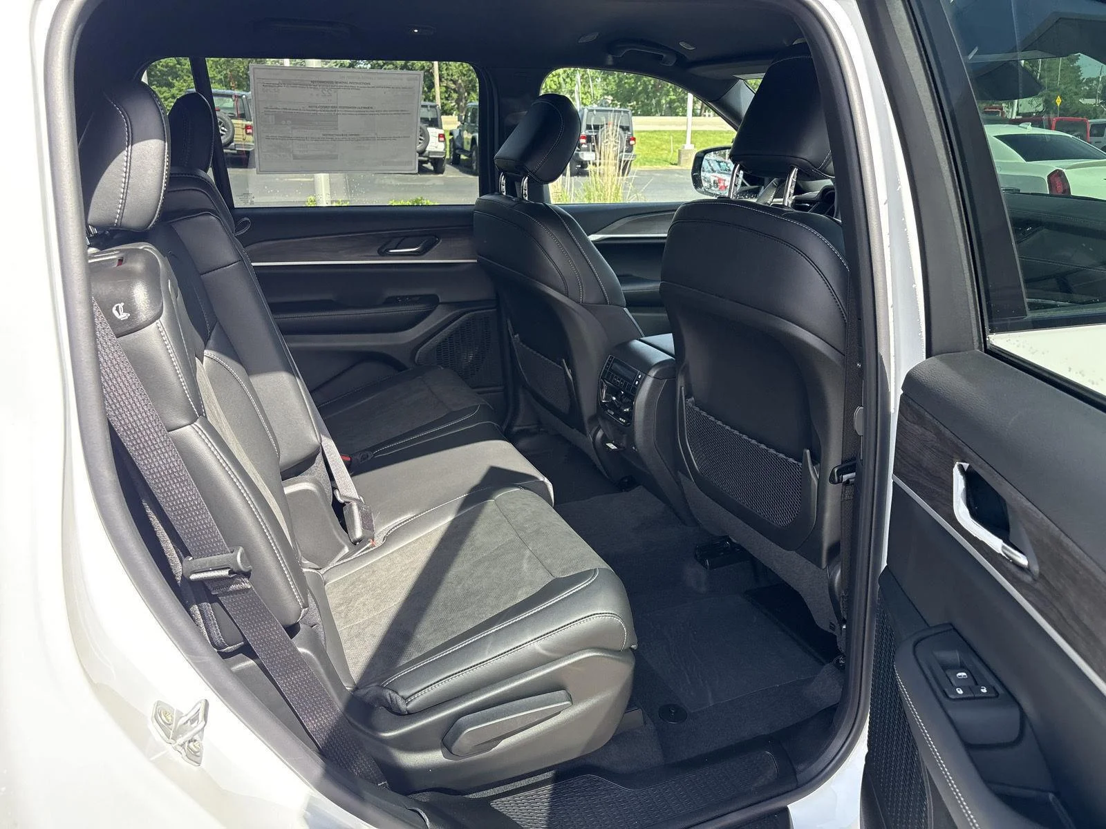 New 2026 Bright White Clearcoat Jeep Laredo Altitude image 14