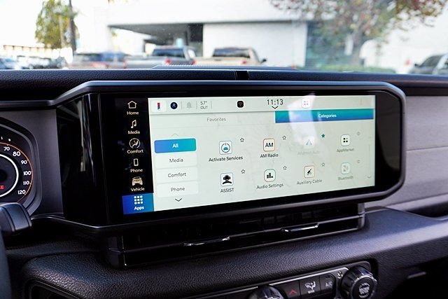 New 2026 Bright White Clear-Coat Exterior Paint Jeep Sport S image 29