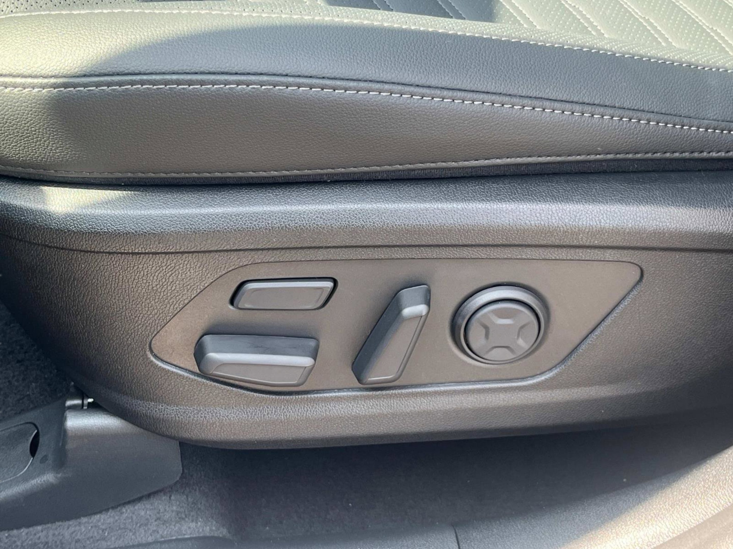 New 2025 Ebony Black Kia X-Line SX Prestige AWD image 29