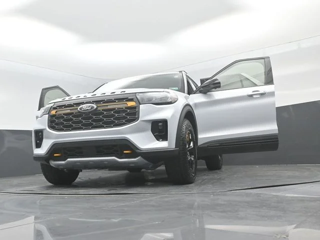 New 2026 White Ford Tremor image 32