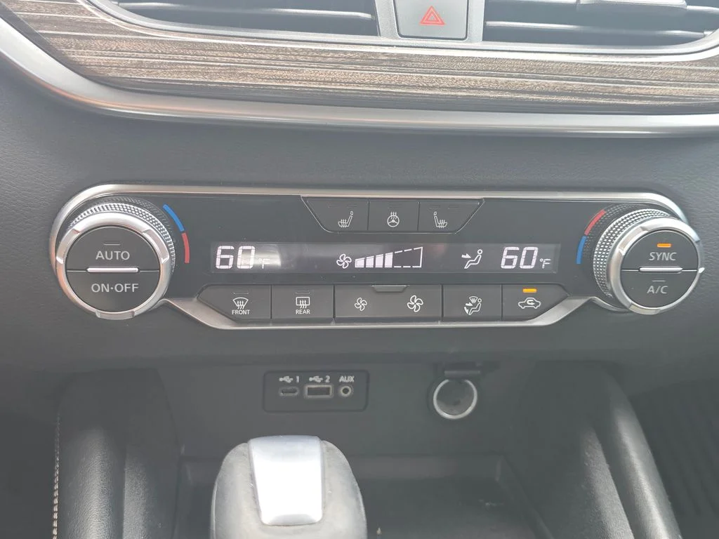 Used 2019 Red Nissan 2.5 SL image 33