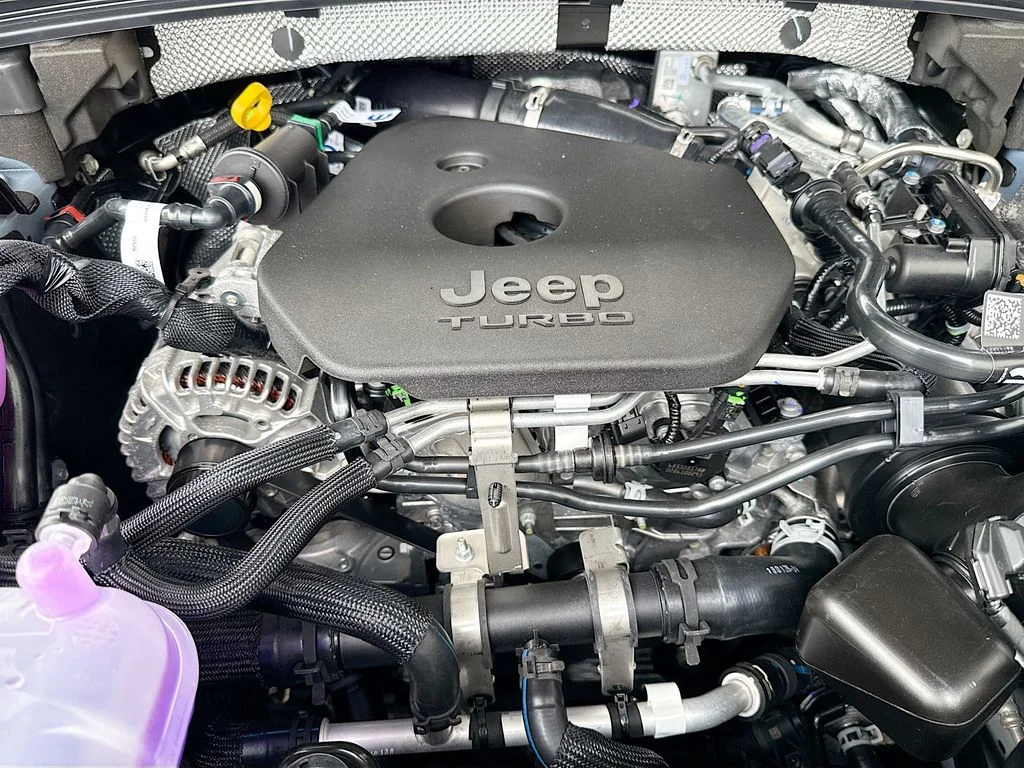 New 2026 Silver Zynith Jeep Laredo Altitude image 35