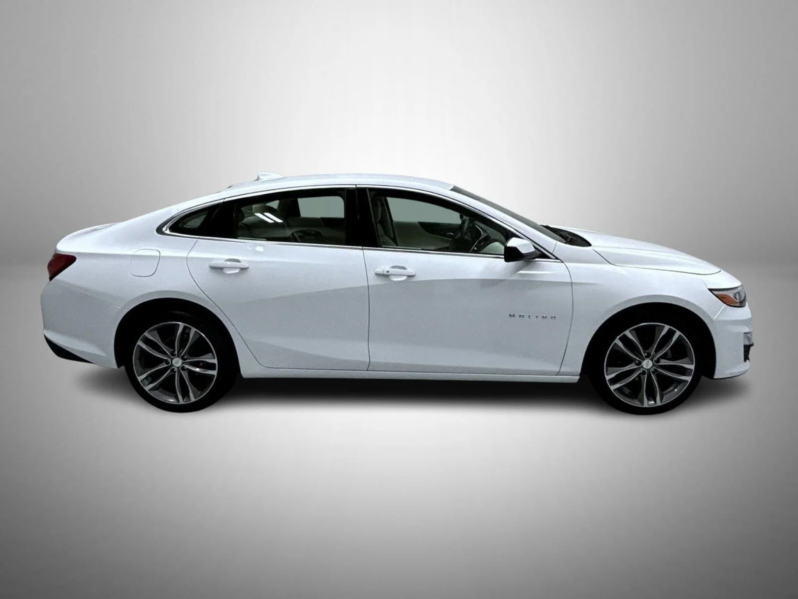 Used 2024 White Chevrolet LT image 4