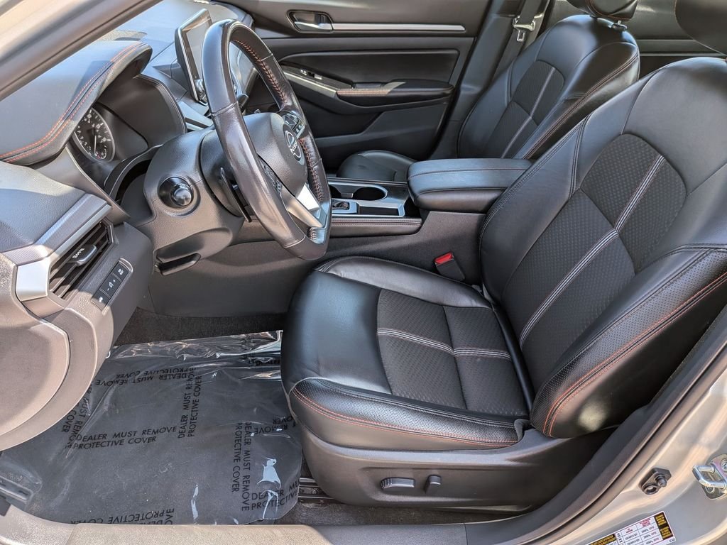 Used 2024 Silver Nissan 2.5 SR image 15