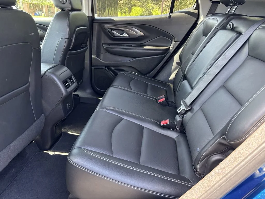 Used 2023 Marine Metallic GMC SLT image 17