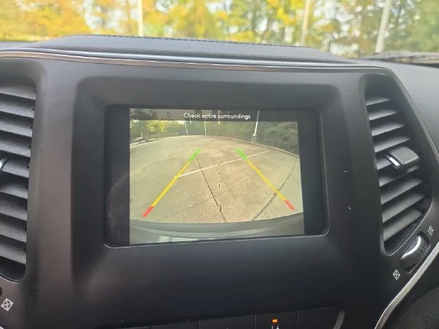 Used 2020 Gray Jeep Latitude Plus image 25