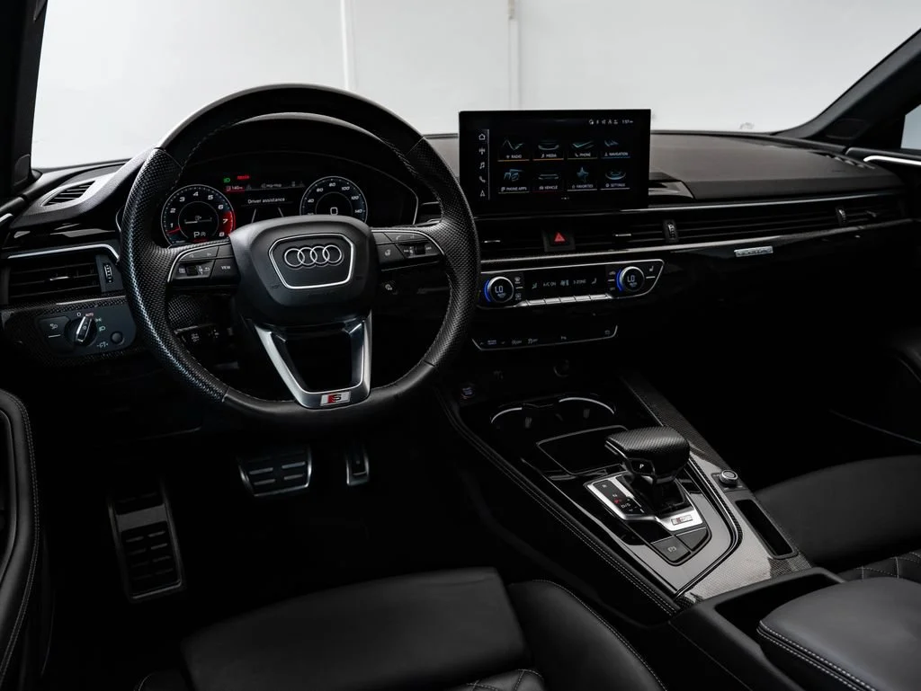 Used 2022 Daytona Gray Pearl Effect Audi Premium Plus image 4