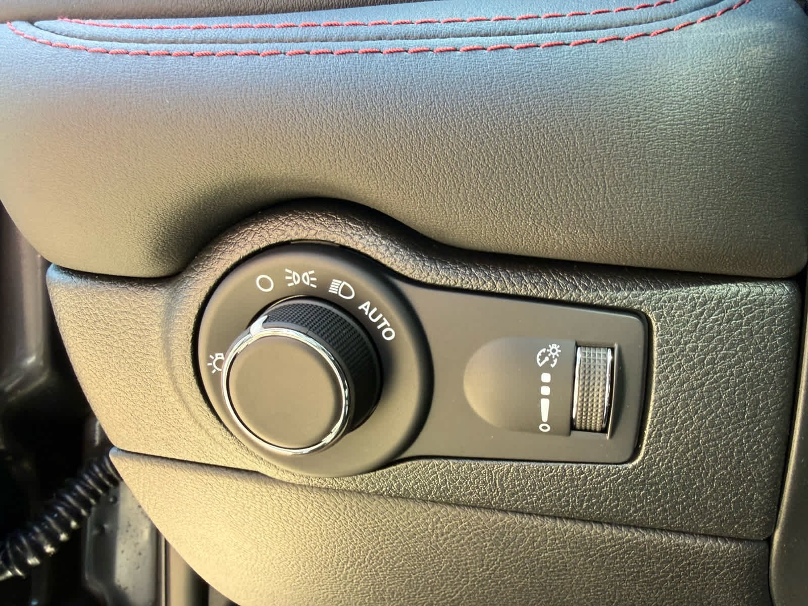 New 2026 Vapor Gray Exterior Paint Dodge GT Plus HEMI V8 image 18