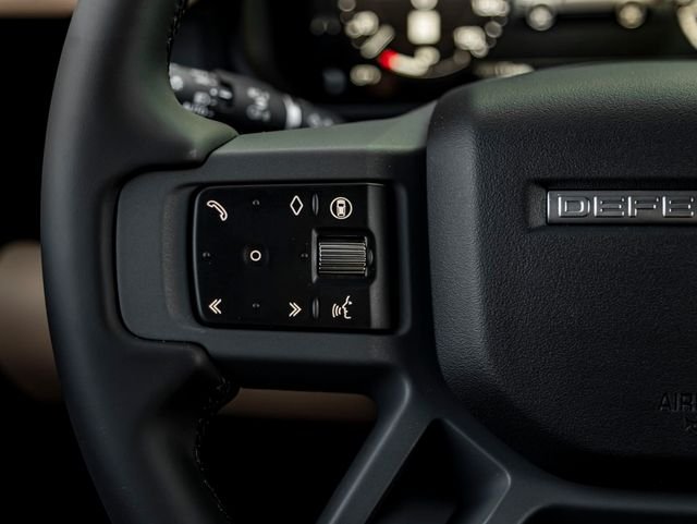 New 2026 Santorini Black Land Rover X-Dynamic SE image 21