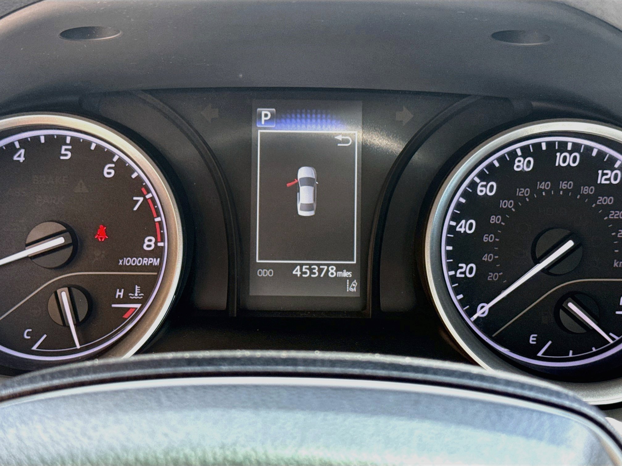 Used 2023 Ice Toyota LE image 9