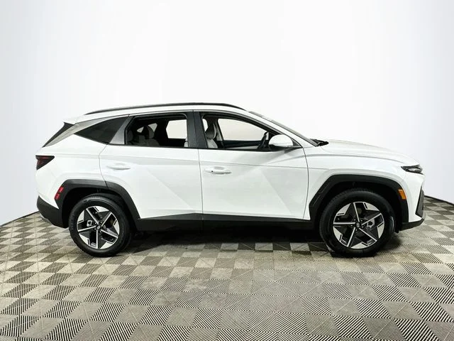 New 2026 Hyundai TUCSON HYBRID SEL