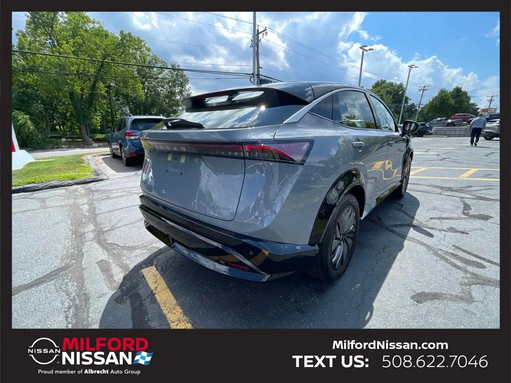 Certified Used 2024 Gray Nissan ENGAGE image 5