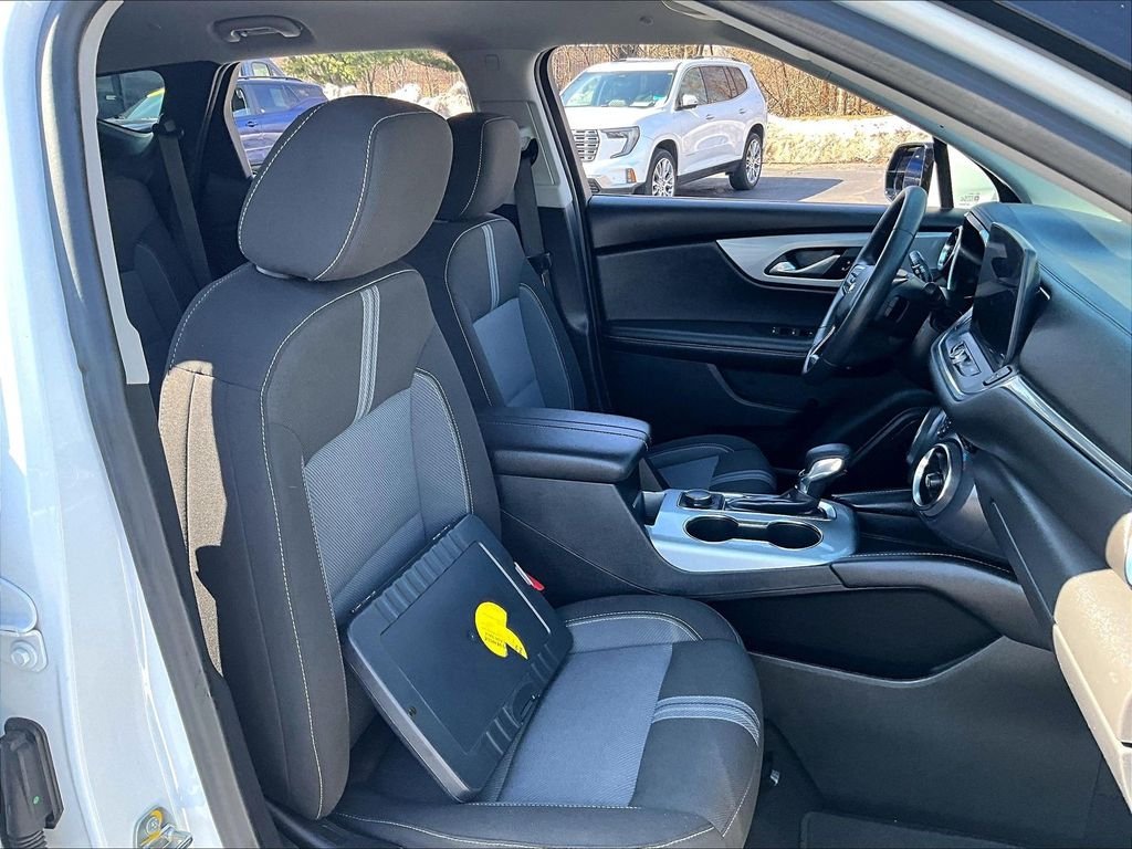 Used 2023 White Chevrolet LT image 11