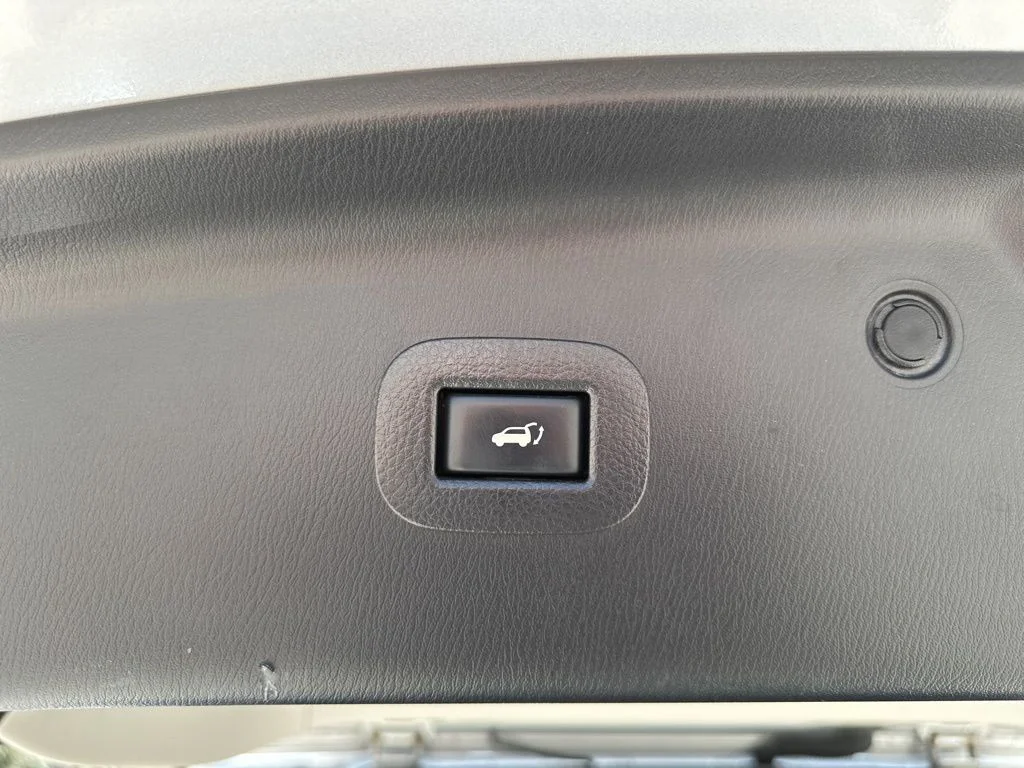 Used 2020 Silver Nissan SV image 18