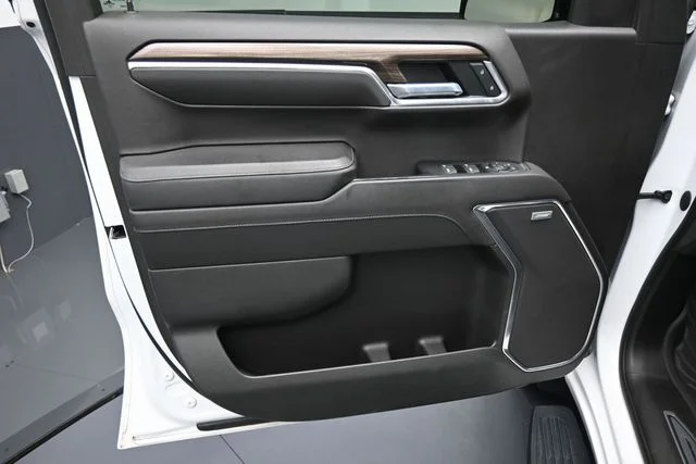 Used 2022 White Chevrolet LT Trail Boss image 9
