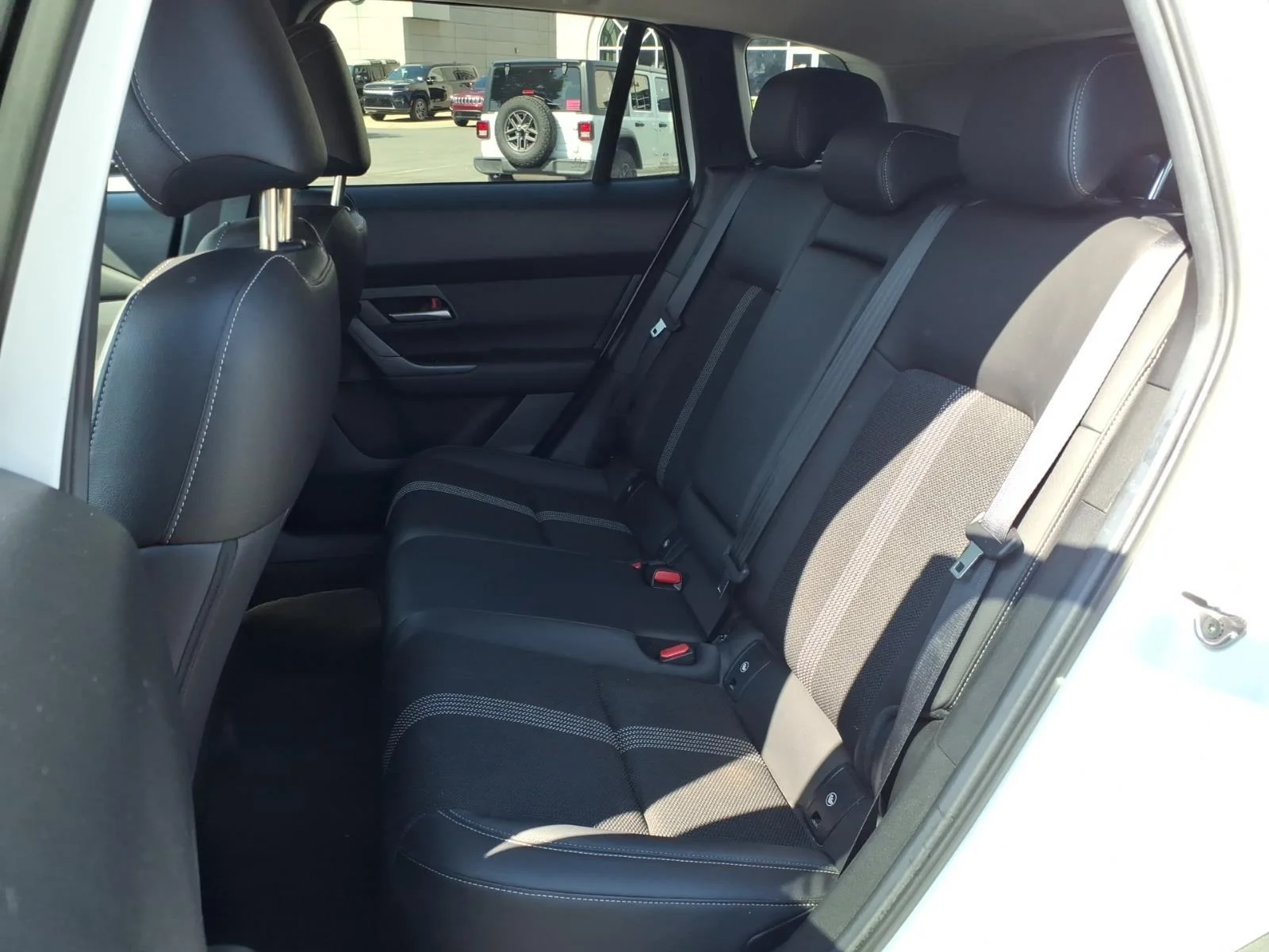 Used 2025 Wind Chill Pearl Mazda 2.5 S Preferred Package image 19
