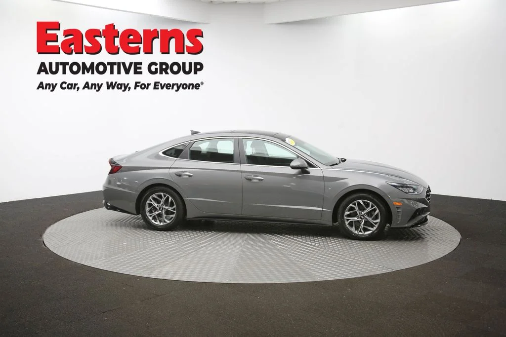 Used 2022 Gray Hyundai SEL image 44