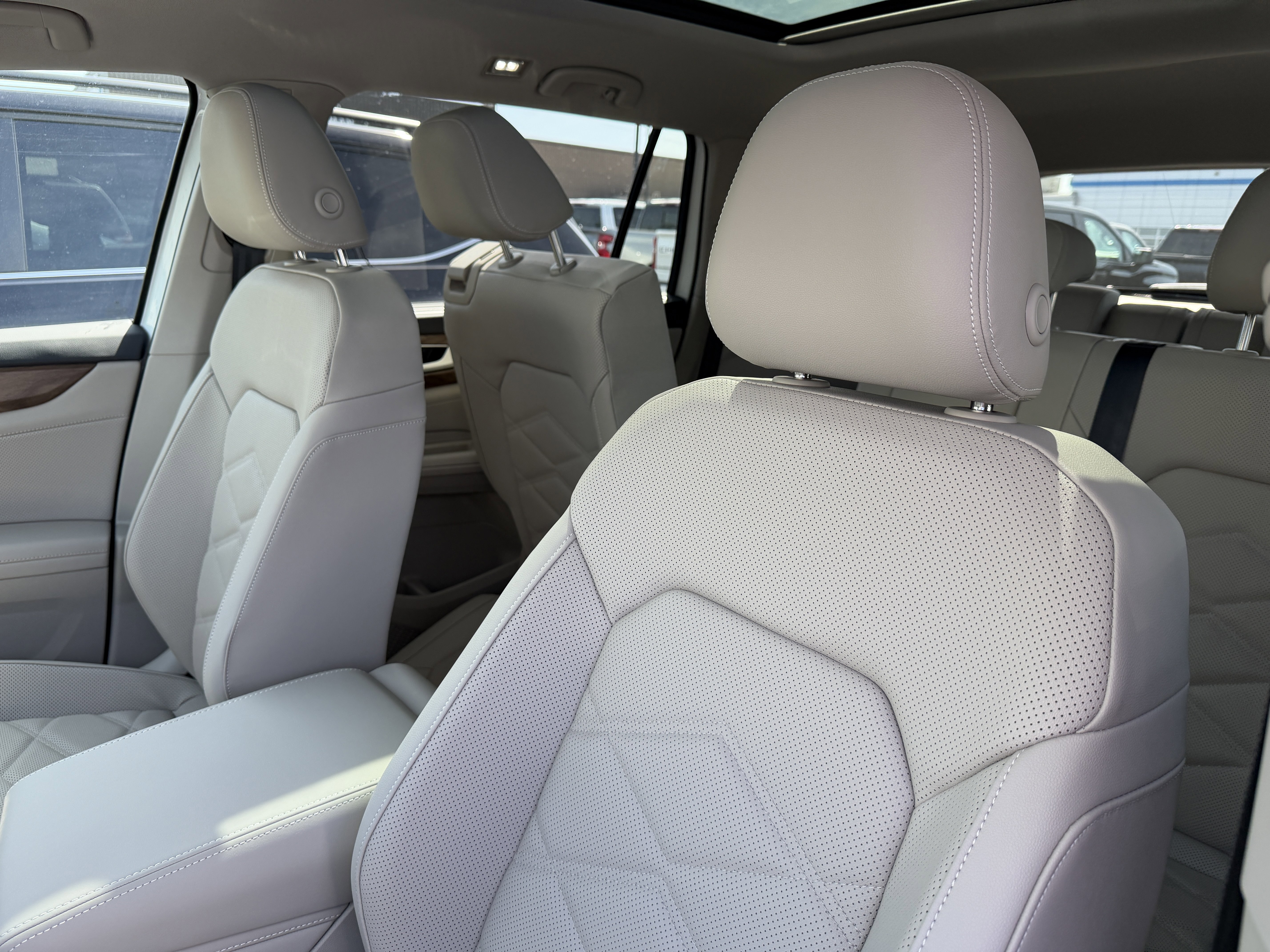 New 2026 Opal White Pearl Volkswagen 2.0T SE w/Technology image 12