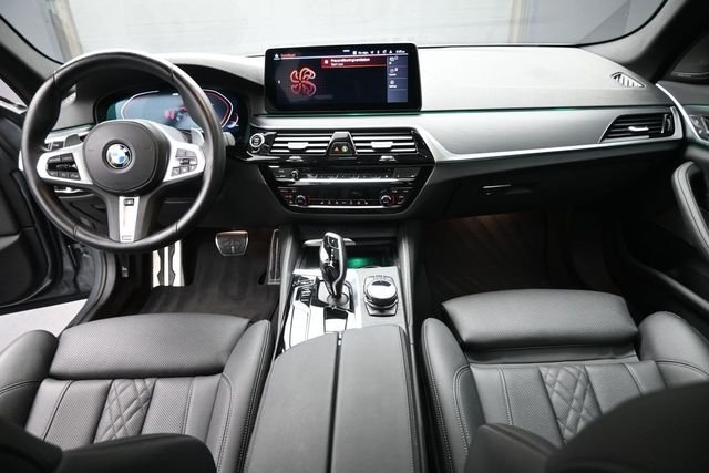 Used 2023 Gray BMW 530i image 27