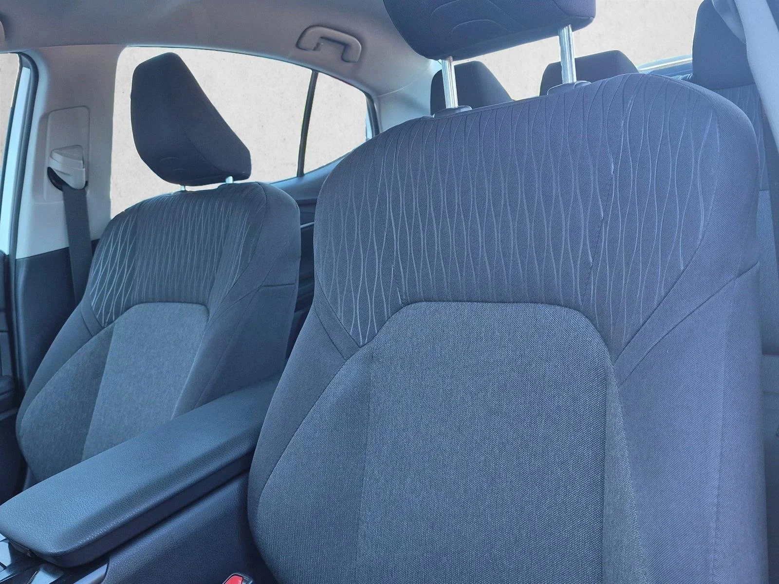 Used 2025 Ice Cap Toyota LE image 11